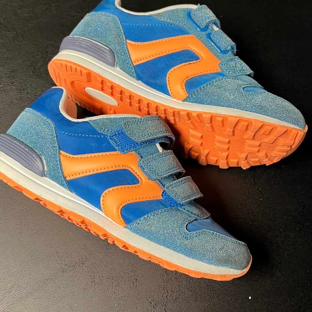 Kids Gymboree sneakers
